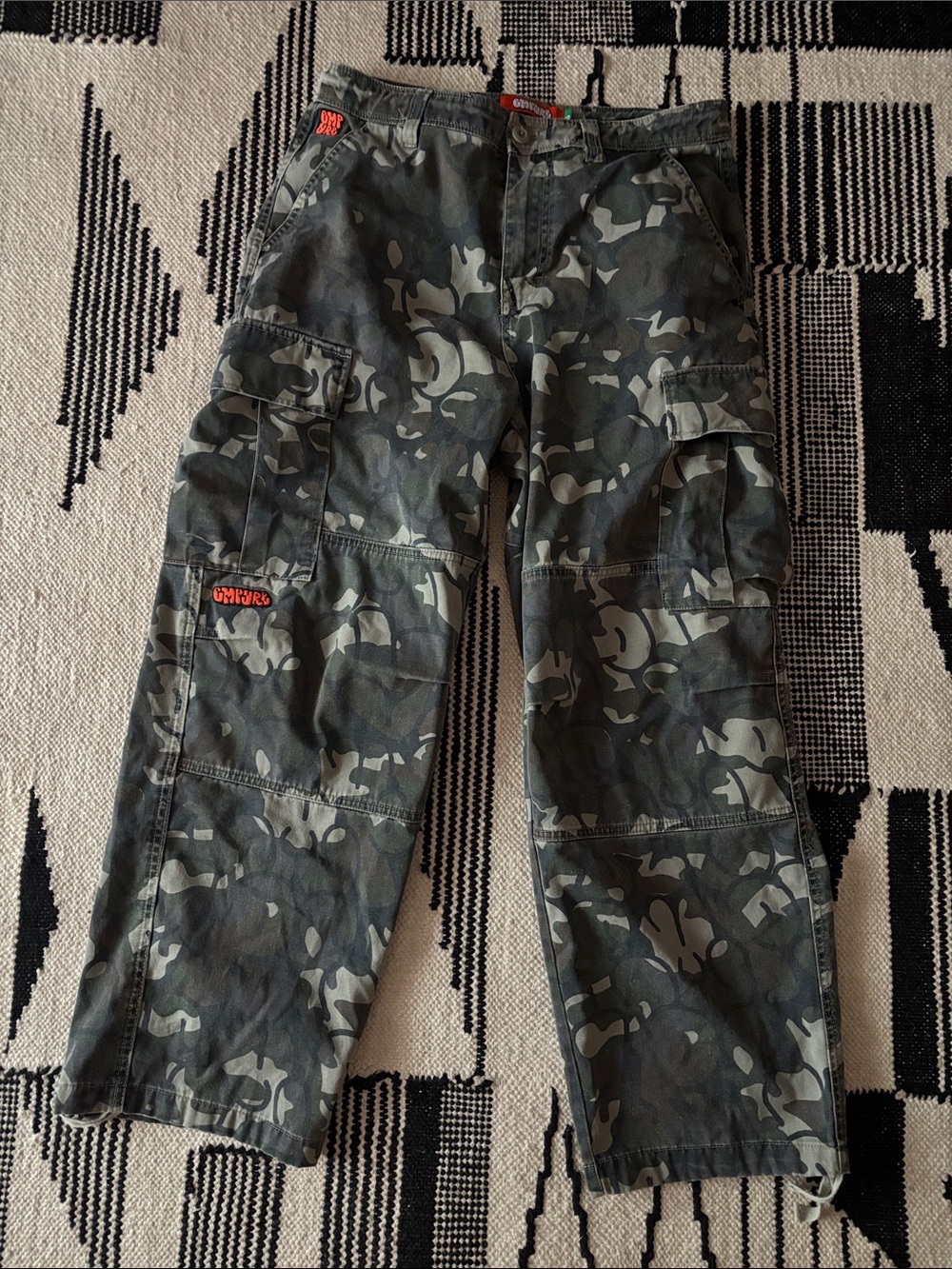 Empyre size 30 camo cargo pants
